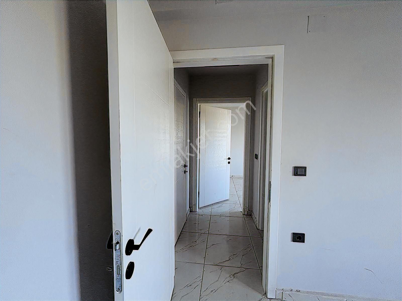 Thor'dan Akdeniz Hürriyet Mah Kazanlı İlkokul Civarı Satılık 2+1 - Görsel 17