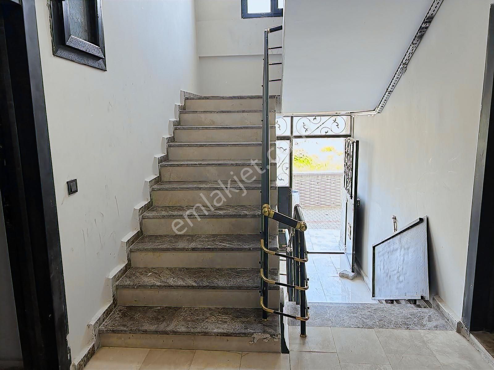 Thor'dan Akdeniz Hürriyet Mah Kazanlı İlkokul Civarı Satılık 2+1 - Görsel 8