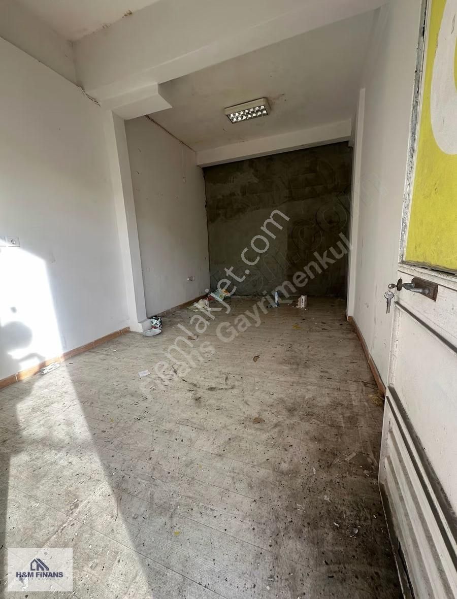 Çekmeköy Vuralkent Sitesinde Kiralık 16 M2 Dükkan - Görsel 8