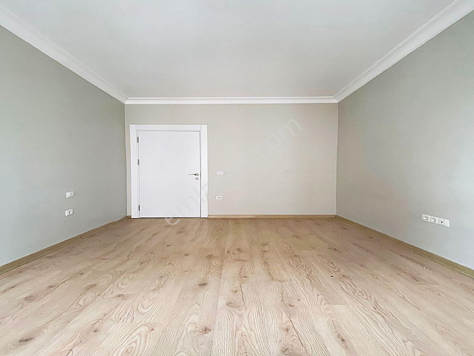 Cadde34'den Devlet Hastanesinin Dibinde Aile Oturumuna Uygun Otoparklı Sitede 2+1 Satılık Daire - Görsel 31