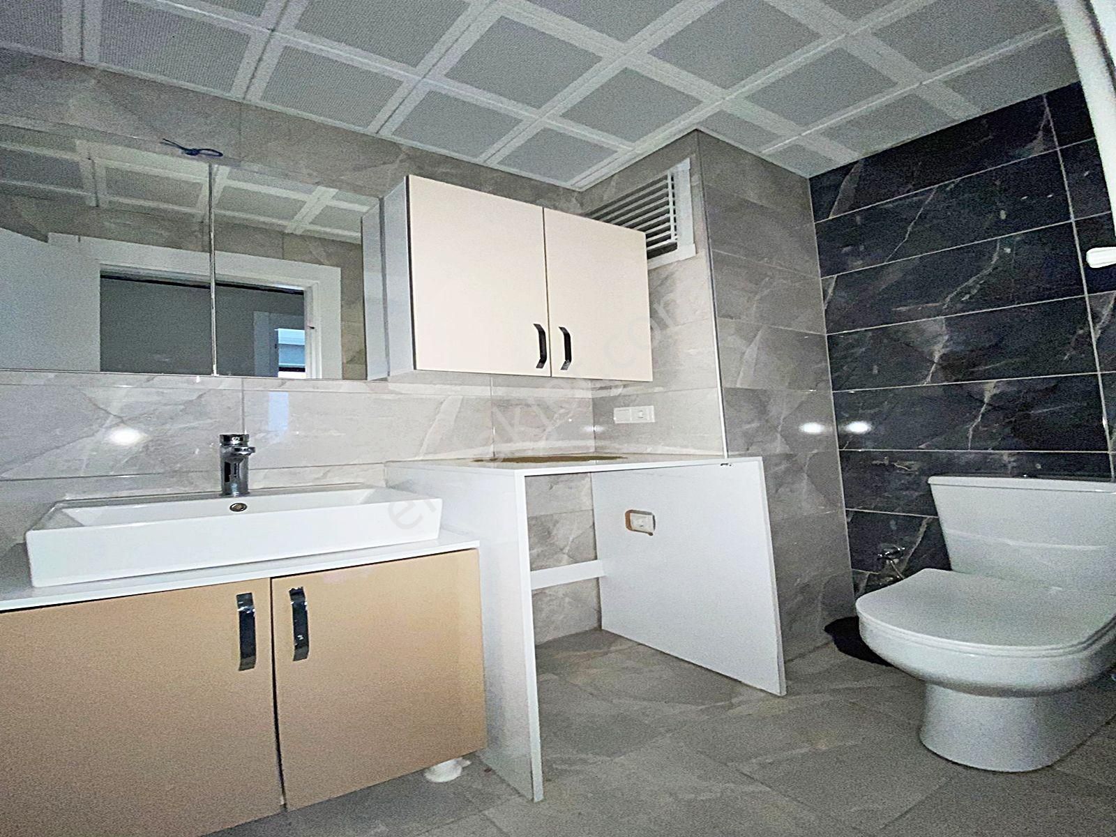 Cadde34'den Devlet Hastanesinin Dibinde Aile Oturumuna Uygun Otoparklı Sitede 2+1 Satılık Daire - Görsel 33