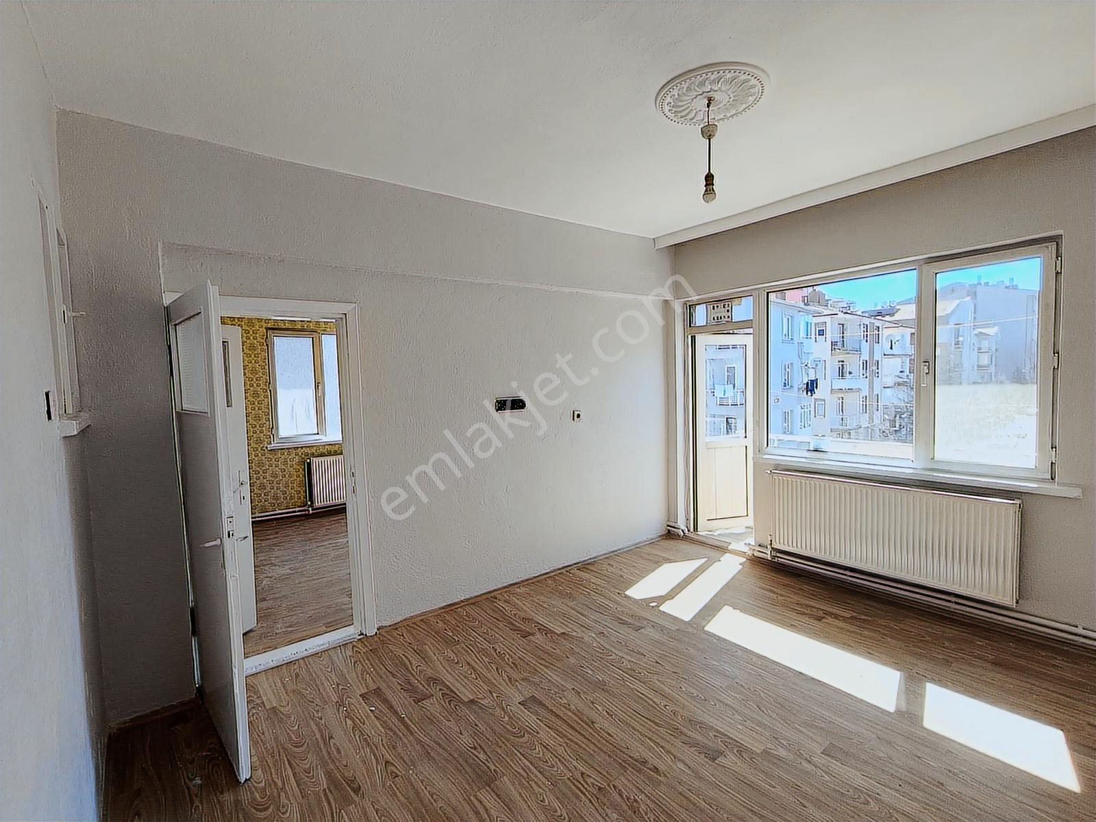 İdeal'den Park Afyona Çok Yakın Cumhuriyet'de Kiralık Daire - Görsel 6