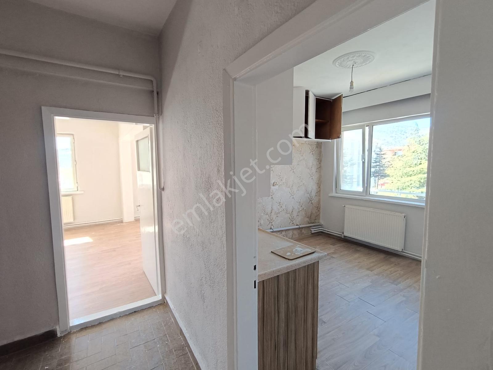 İdeal'den Park Afyona Çok Yakın Cumhuriyet'de Kiralık Daire - Görsel 14