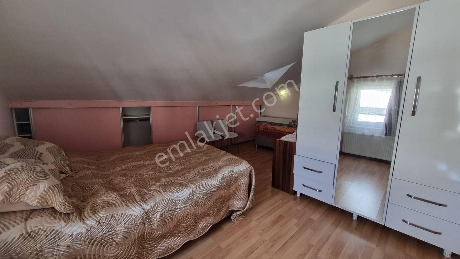 Antalya Konyaaltı Hurma Bölgesinde Eşyalı 1+1 Çatı Katı - Görsel 6