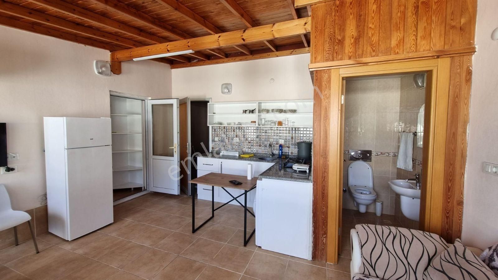 Antalya Konyaaltı Hurma Bölgesinde Eşyalı 1+1 Çatı Katı - Görsel 11