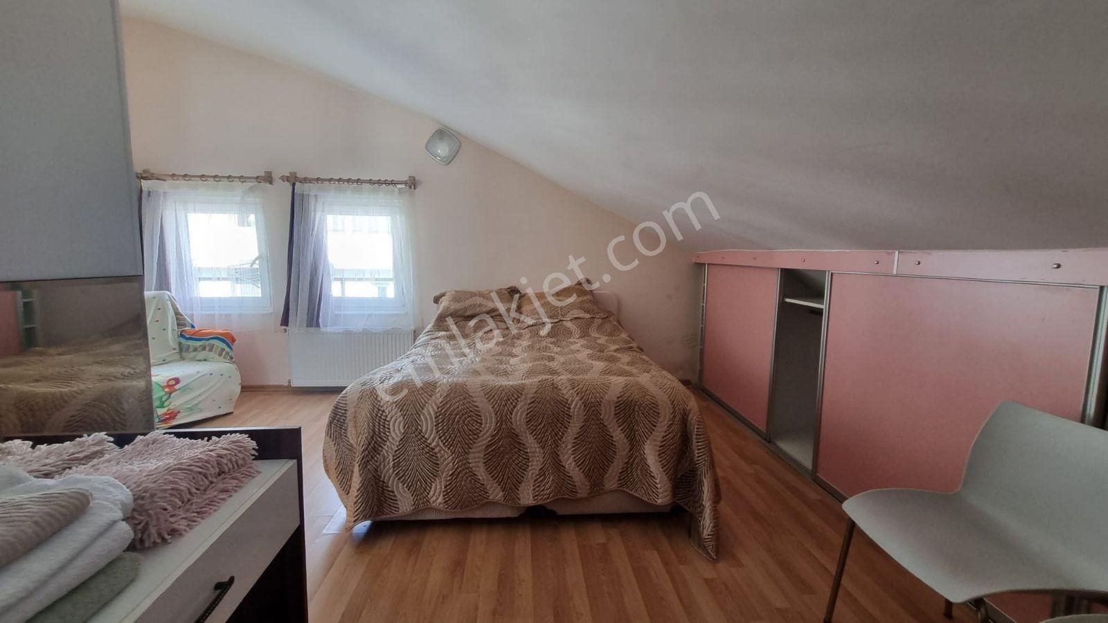 Antalya Konyaaltı Hurma Bölgesinde Eşyalı 1+1 Çatı Katı - Görsel 7