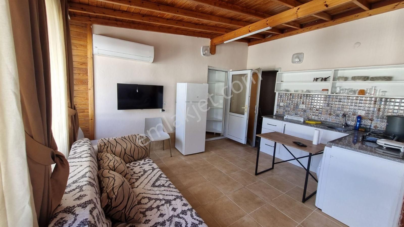 Antalya Konyaaltı Hurma Bölgesinde Eşyalı 1+1 Çatı Katı - Görsel 4