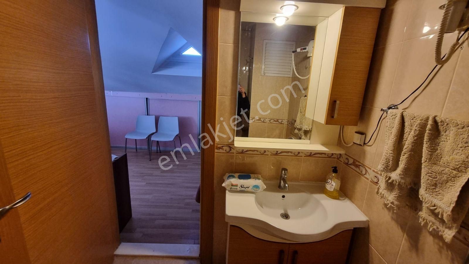 Antalya Konyaaltı Hurma Bölgesinde Eşyalı 1+1 Çatı Katı - Görsel 9