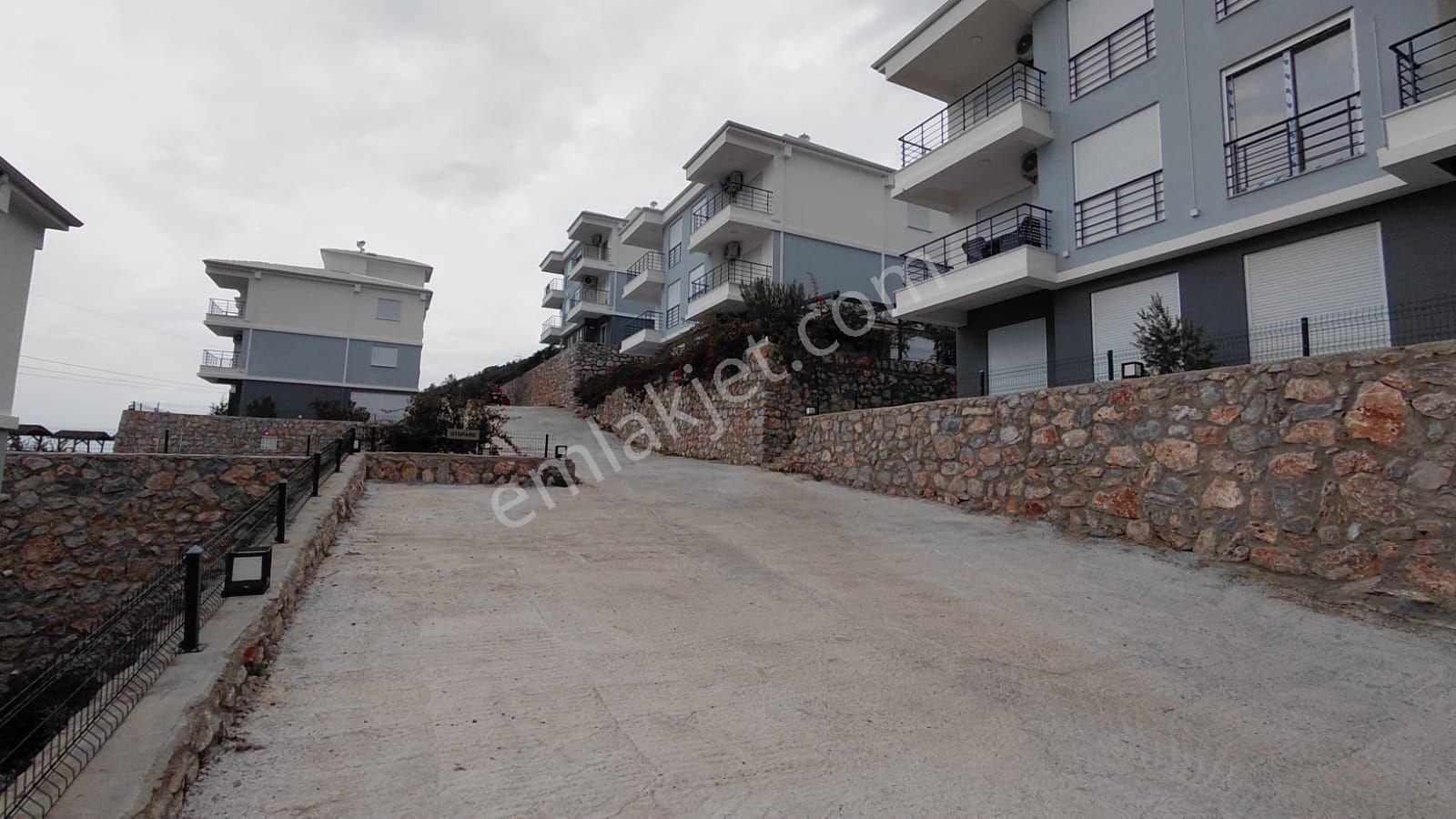 Akbükte Harıka Deniz Manzaralı 2+1 - Görsel 11