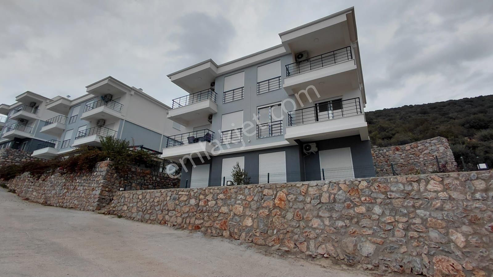 Akbükte Harıka Deniz Manzaralı 2+1 - Görsel 14