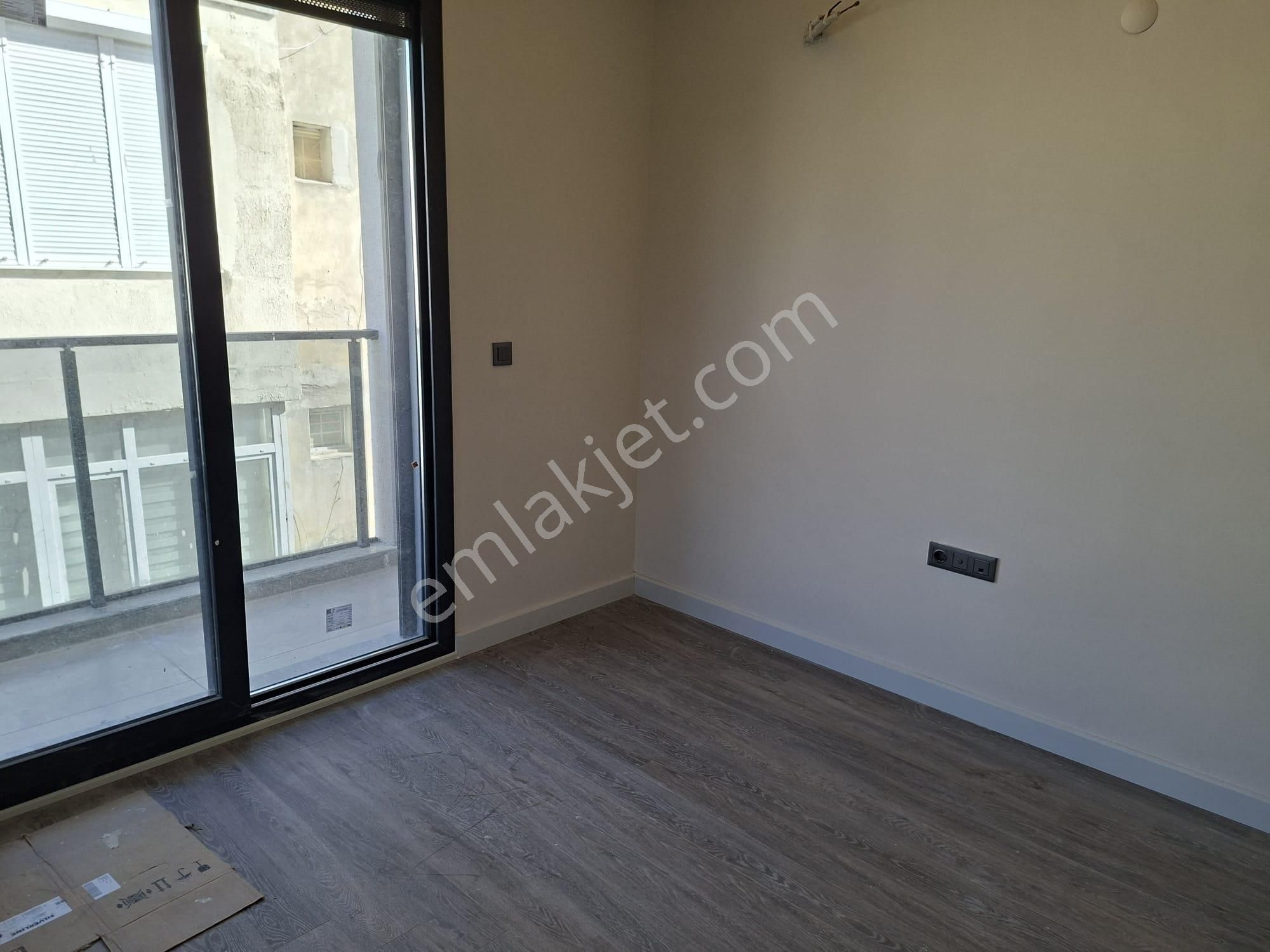 Güneş'ten Şirinyer Metro Yanı 1+1 50m 3. Kat Balkon Asansör - Görsel 13