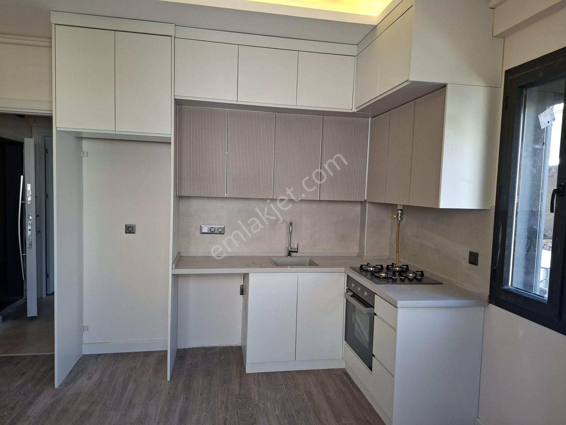 Güneş'ten Şirinyer Metro Yanı 1+1 50m 3. Kat Balkon Asansör - Görsel 6