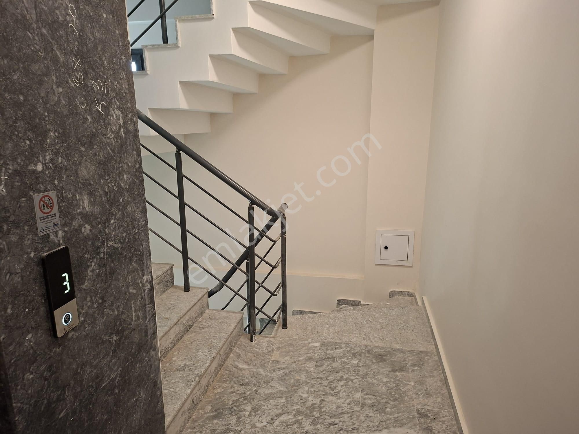 Güneş'ten Şirinyer Metro Yanı 1+1 50m 3. Kat Balkon Asansör - Görsel 4