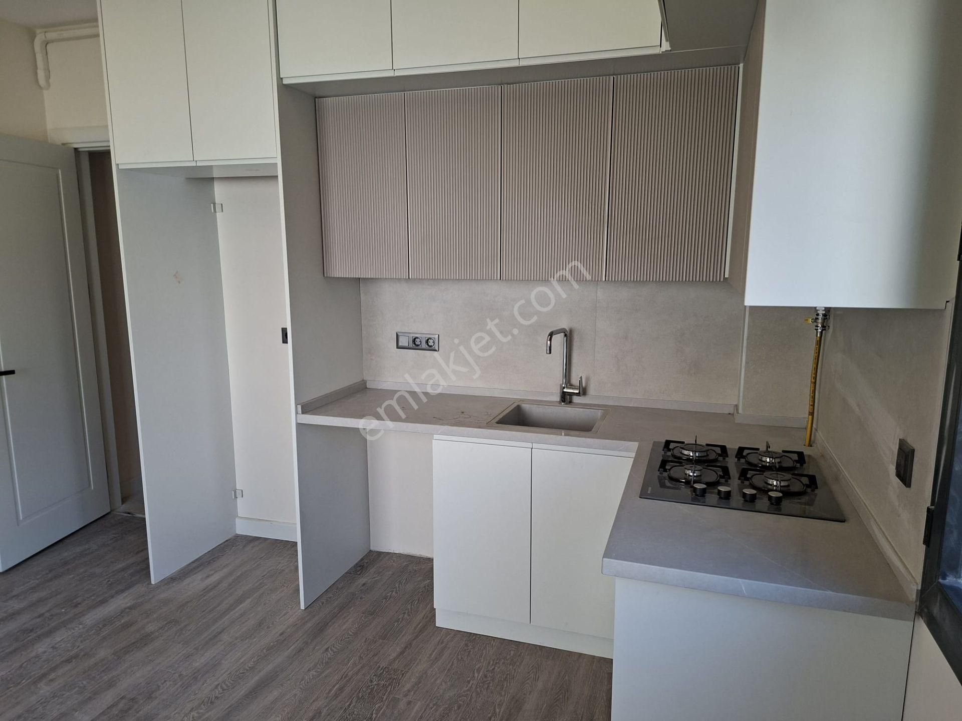 Güneş'ten Şirinyer Metro Yanı 1+1 50m 3. Kat Balkon Asansör - Görsel 16