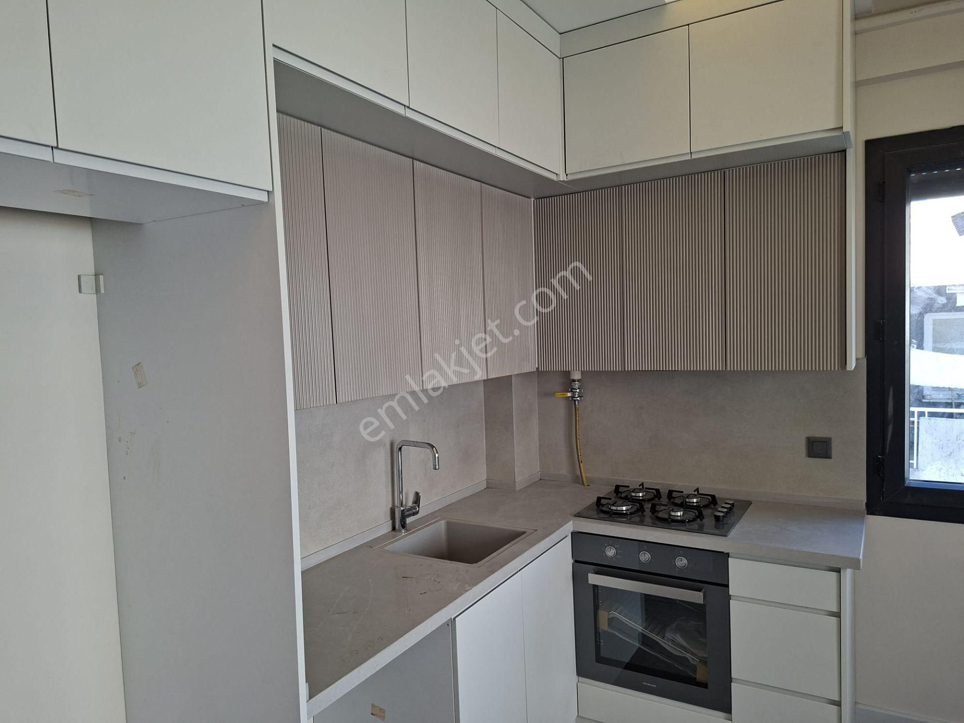 Güneş'ten Şirinyer Metro Yanı 1+1 50m 3. Kat Balkon Asansör - Görsel 11