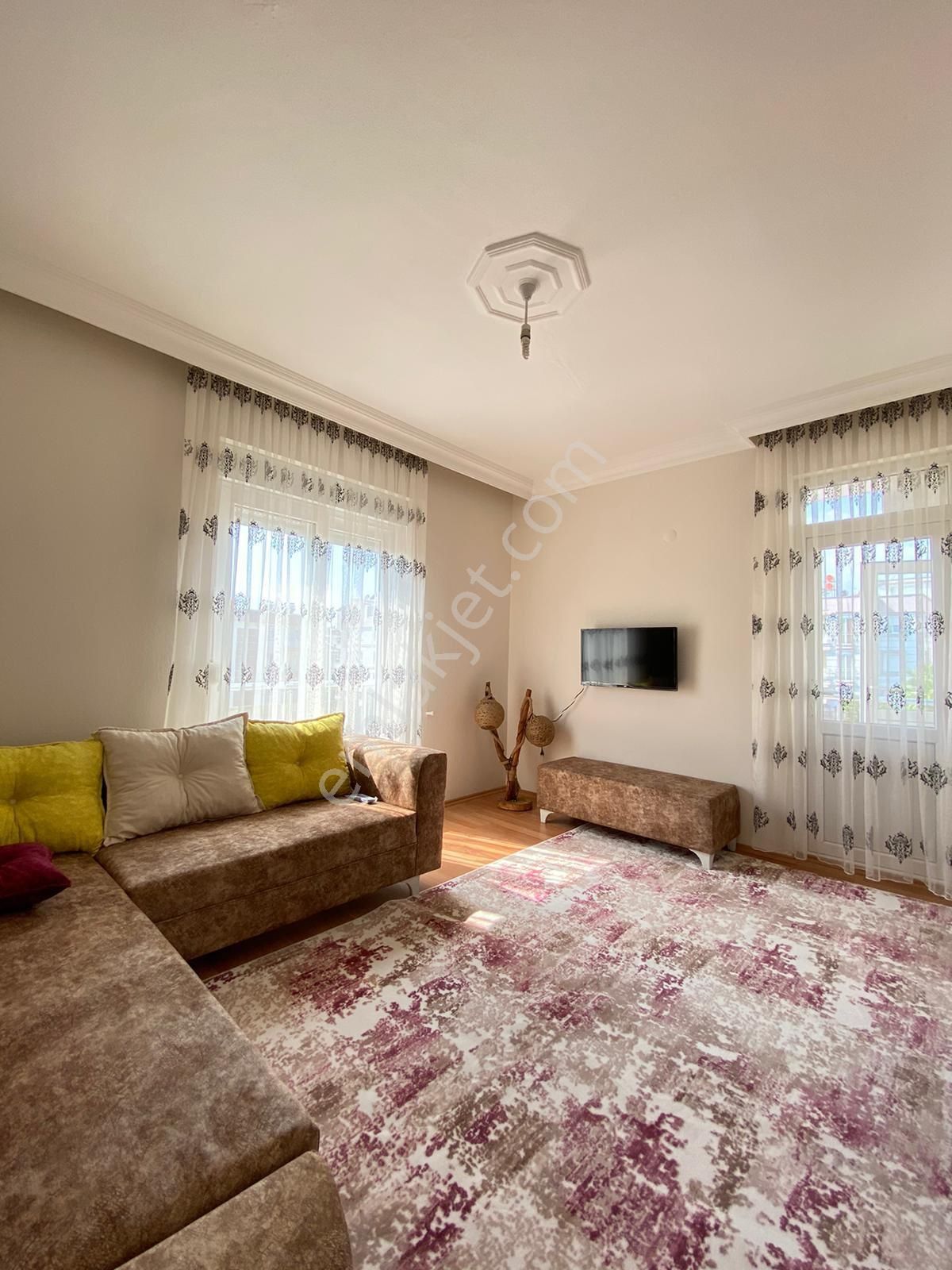 Ahatlı Da 2+1 Eşyalı Arakatta Köşe Başı Kiralık Daire