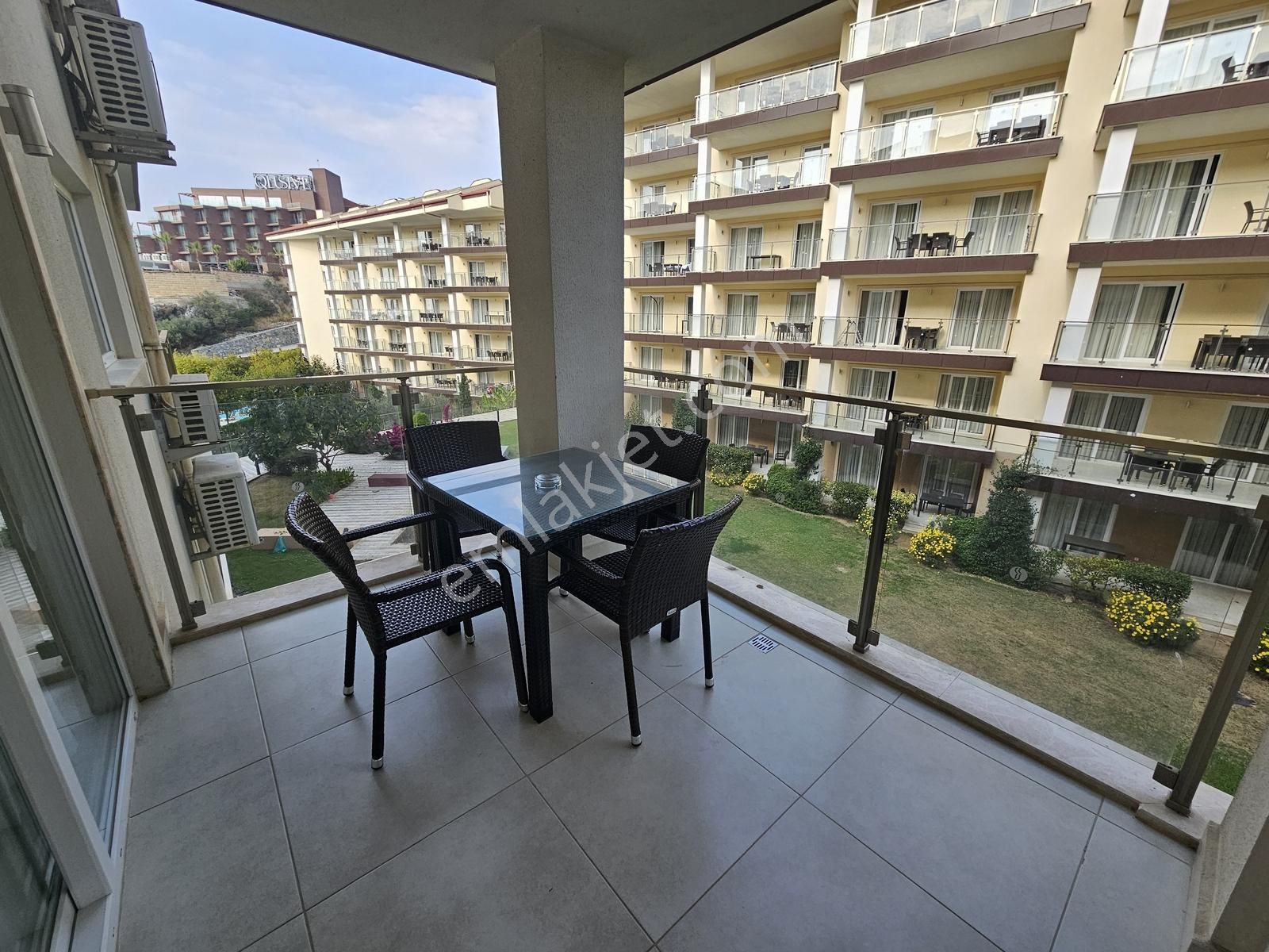 Kuşadası Ramada Resort'te Acil Satılık 1+1