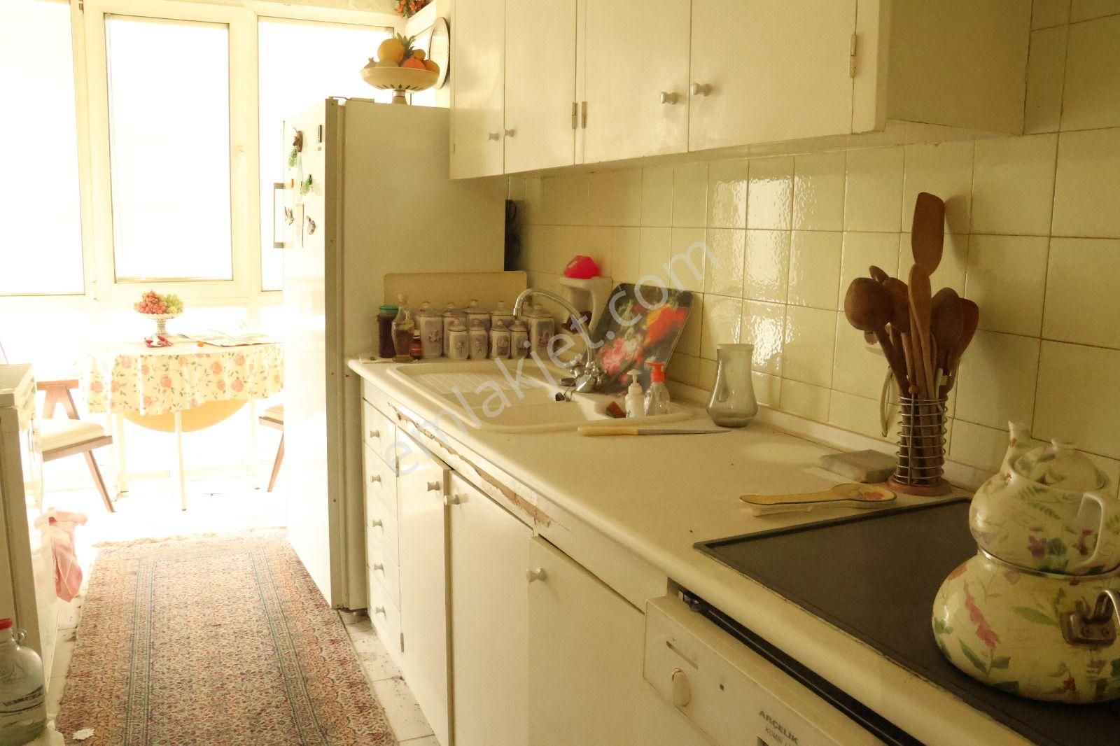 Karşıyaka Aksoy’da Sahile Yürüme Mesafesinde, Otoparklı, 3+1 Çocuklu Ve Emekli Aileler İçin İdeal! - Görsel 2