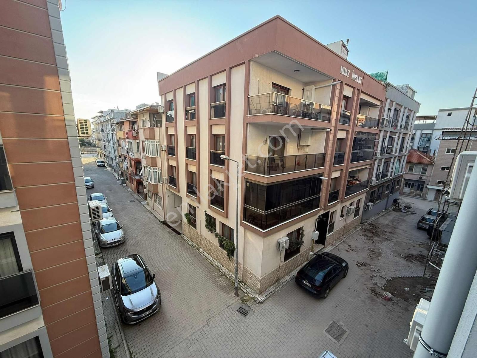 Çigli Küçük Çiğli'de 2+1 Kiralık Daire