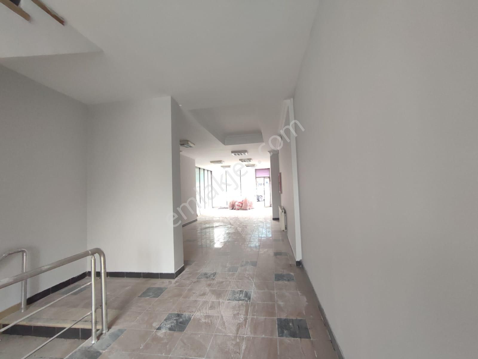 Osmangazi Kent Meydanı'nda Satılık Dubleks Dükkan - 190m² - Görsel 13