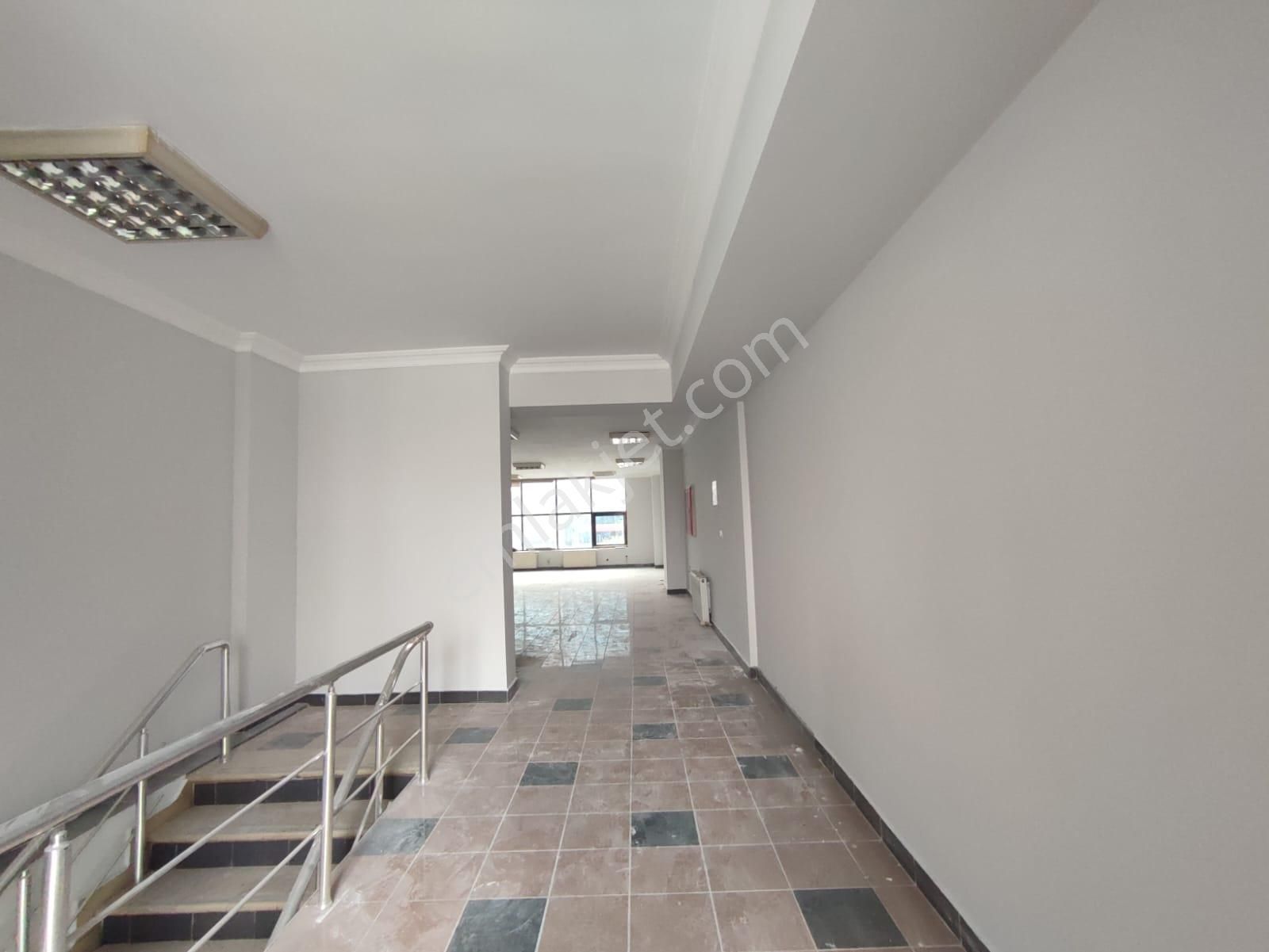 Osmangazi Kent Meydanı'nda Satılık Dubleks Dükkan - 190m² - Görsel 11