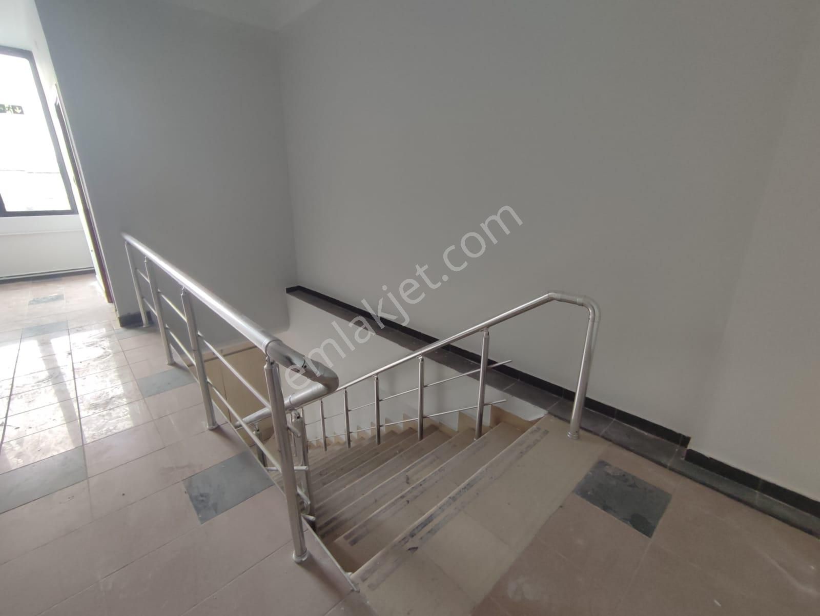 Osmangazi Kent Meydanı'nda Satılık Dubleks Dükkan - 190m² - Görsel 8