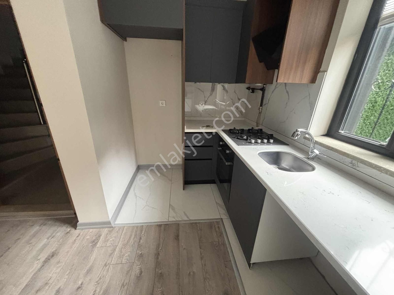 F-l Emlaktan Emaar Avm Libadiye Yakını Geniş 1+1 Yeni Bina - Görsel 8