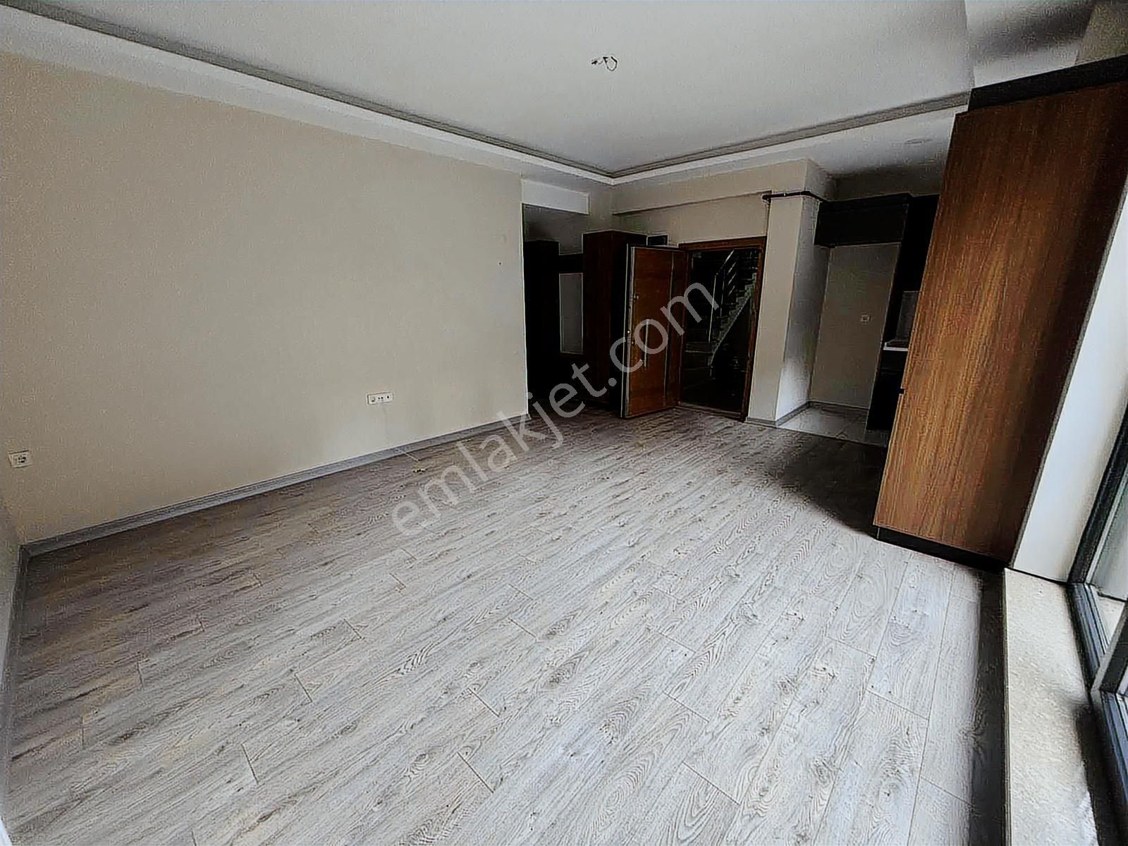 F-l Emlaktan Emaar Avm Libadiye Yakını Geniş 1+1 Yeni Bina - Görsel 14