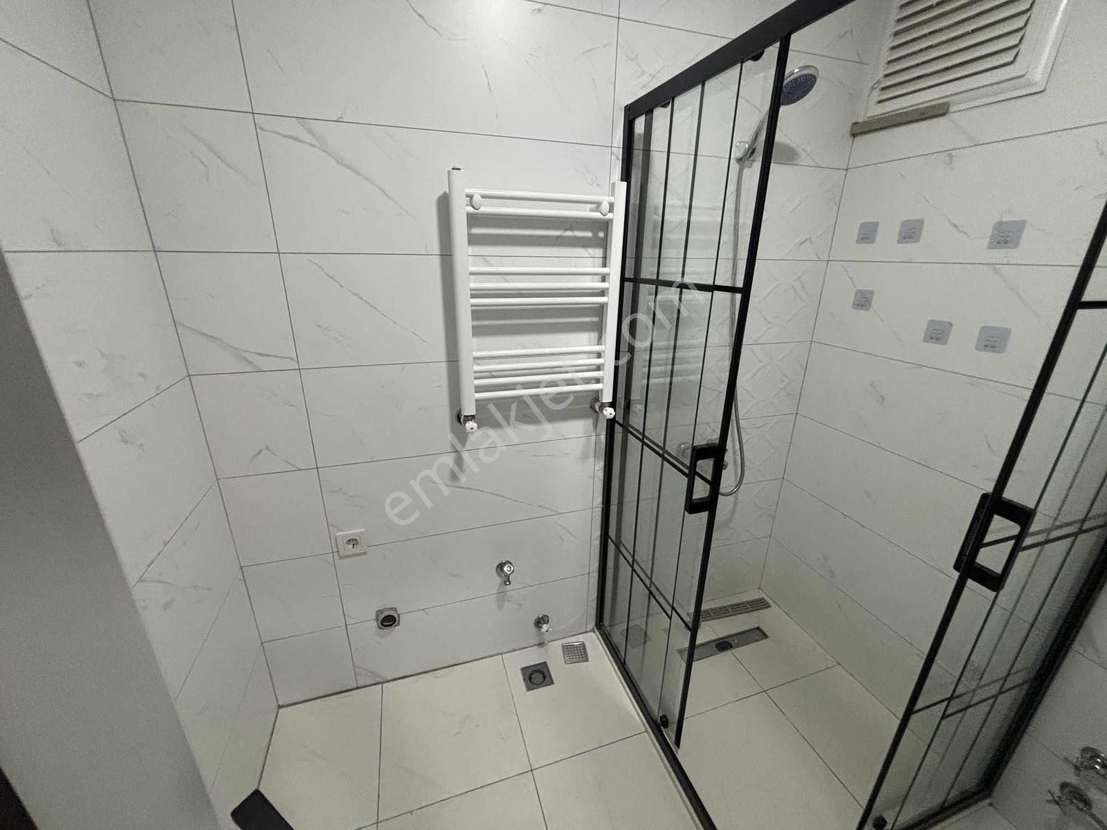 F-l Emlaktan Emaar Avm Libadiye Yakını Geniş 1+1 Yeni Bina - Görsel 20