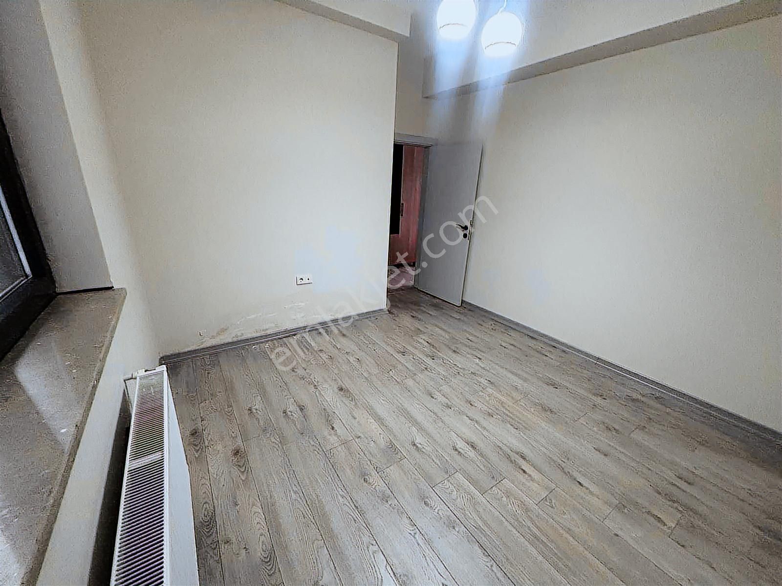 F-l Emlaktan Emaar Avm Libadiye Yakını Geniş 1+1 Yeni Bina - Görsel 9
