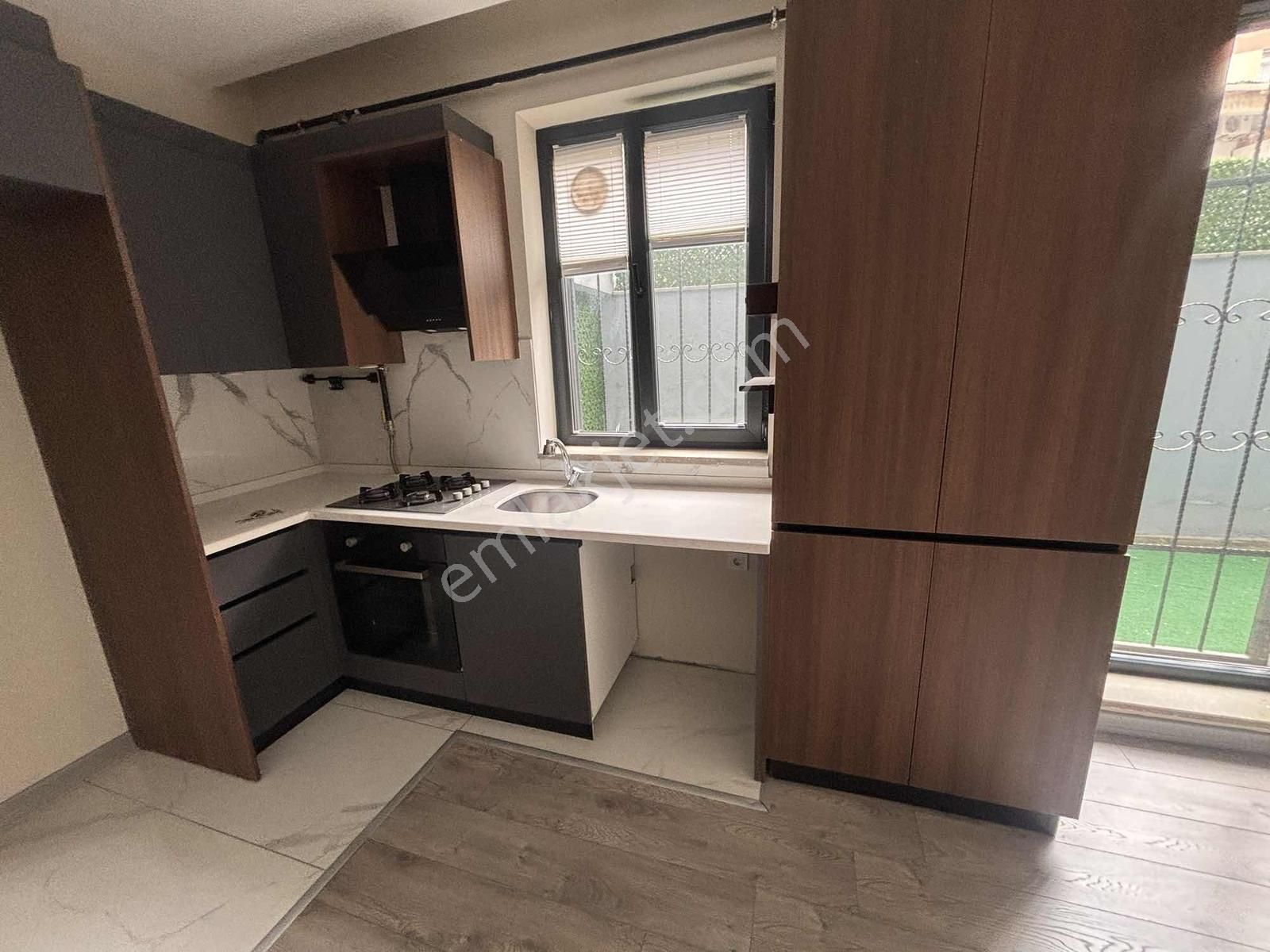 F-l Emlaktan Emaar Avm Libadiye Yakını Geniş 1+1 Yeni Bina - Görsel 6