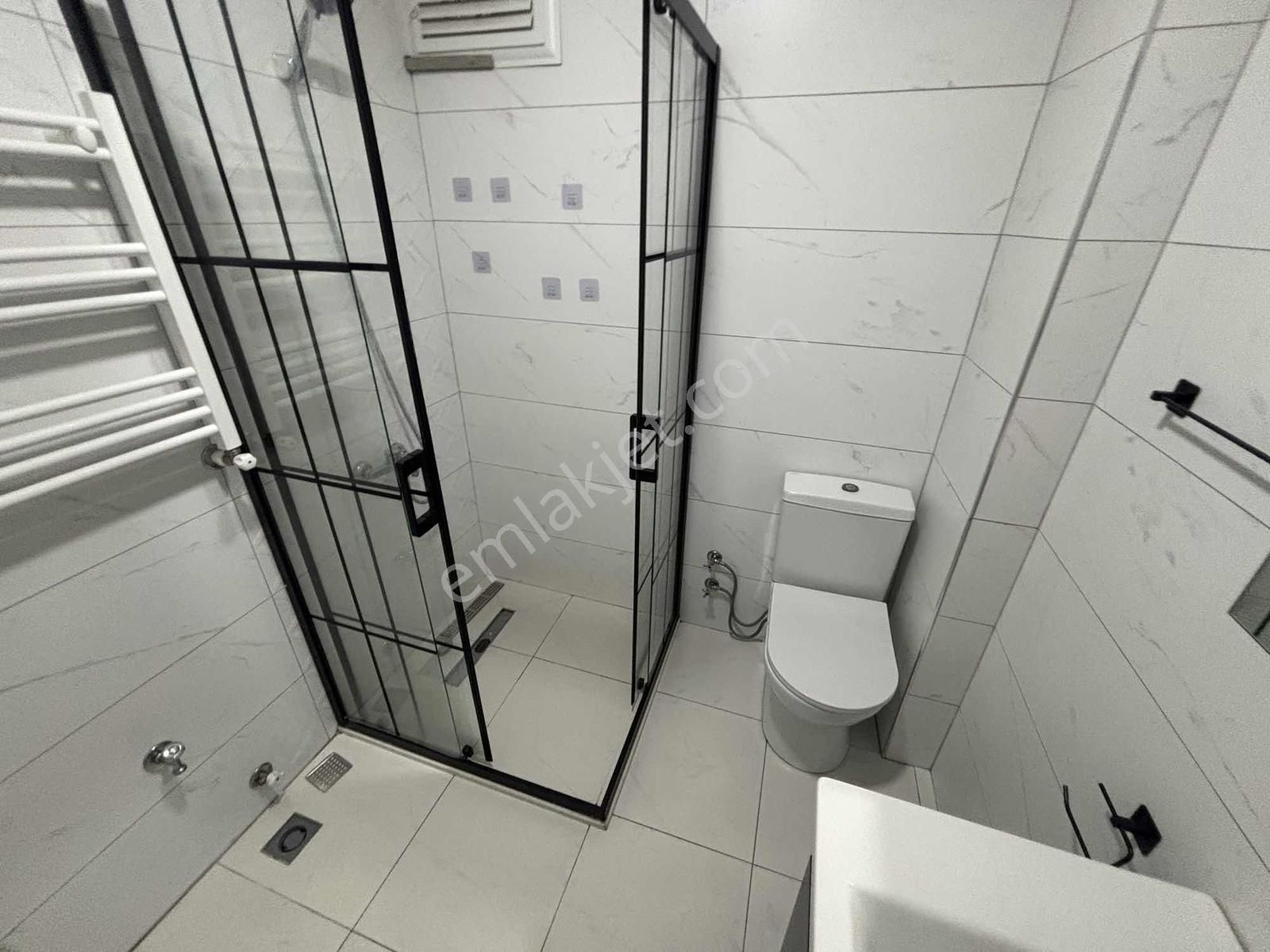 F-l Emlaktan Emaar Avm Libadiye Yakını Geniş 1+1 Yeni Bina - Görsel 27