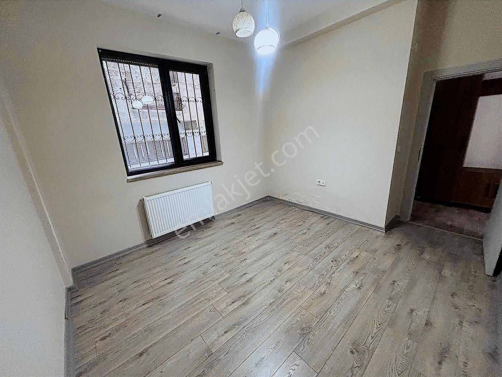 F-l Emlaktan Emaar Avm Libadiye Yakını Geniş 1+1 Yeni Bina - Görsel 24