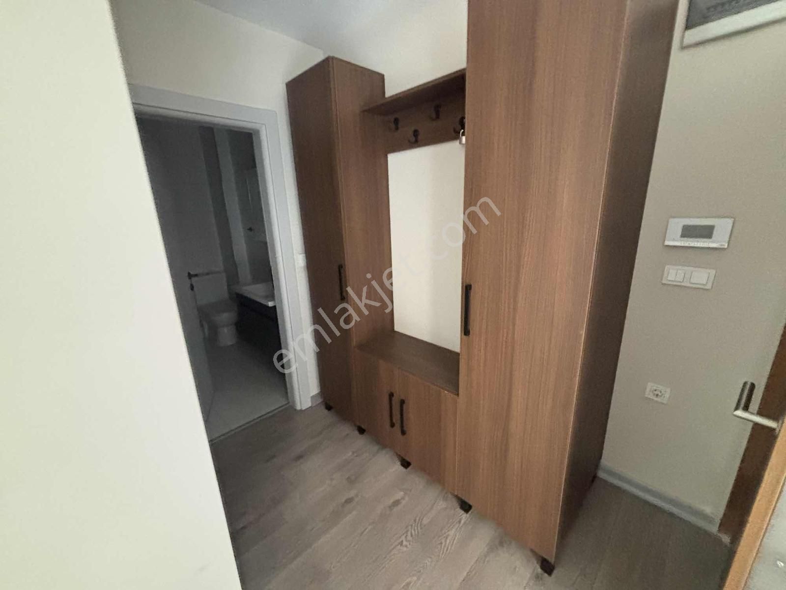 F-l Emlaktan Emaar Avm Libadiye Yakını Geniş 1+1 Yeni Bina - Görsel 4