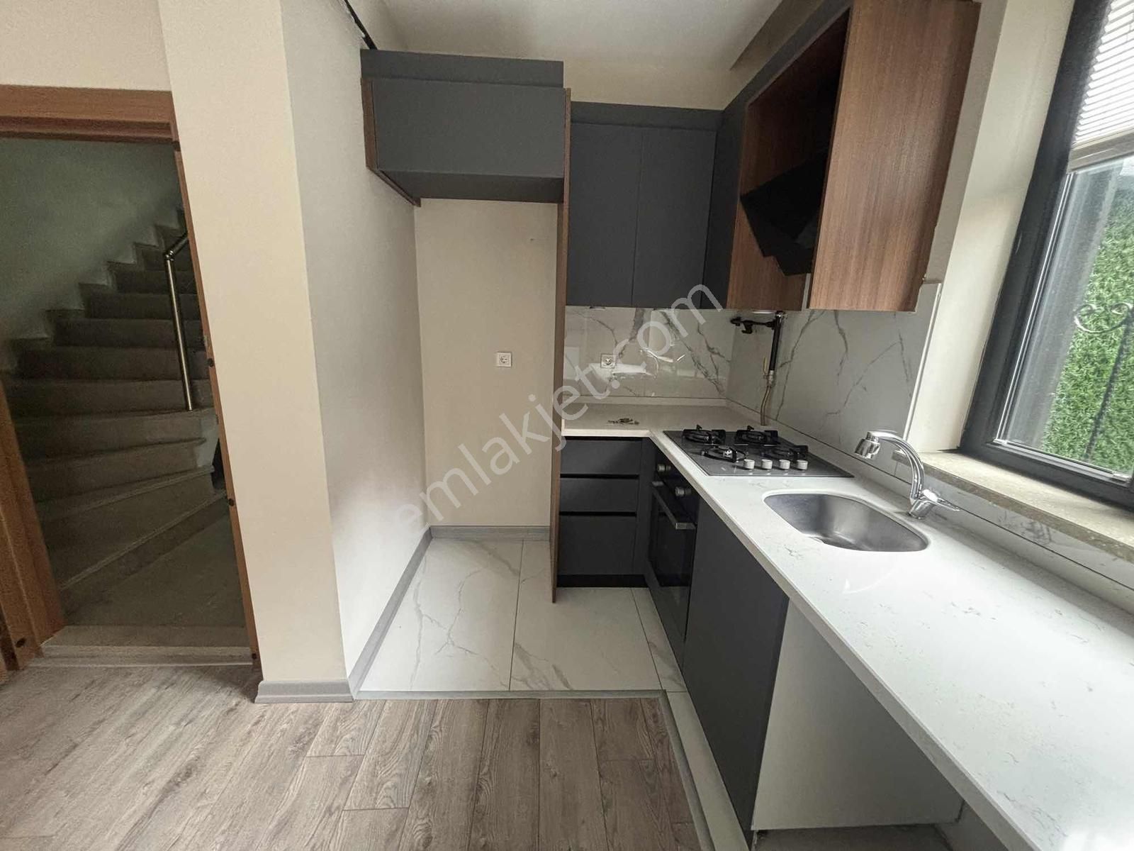 F-l Emlaktan Emaar Avm Libadiye Yakını Geniş 1+1 Yeni Bina - Görsel 17