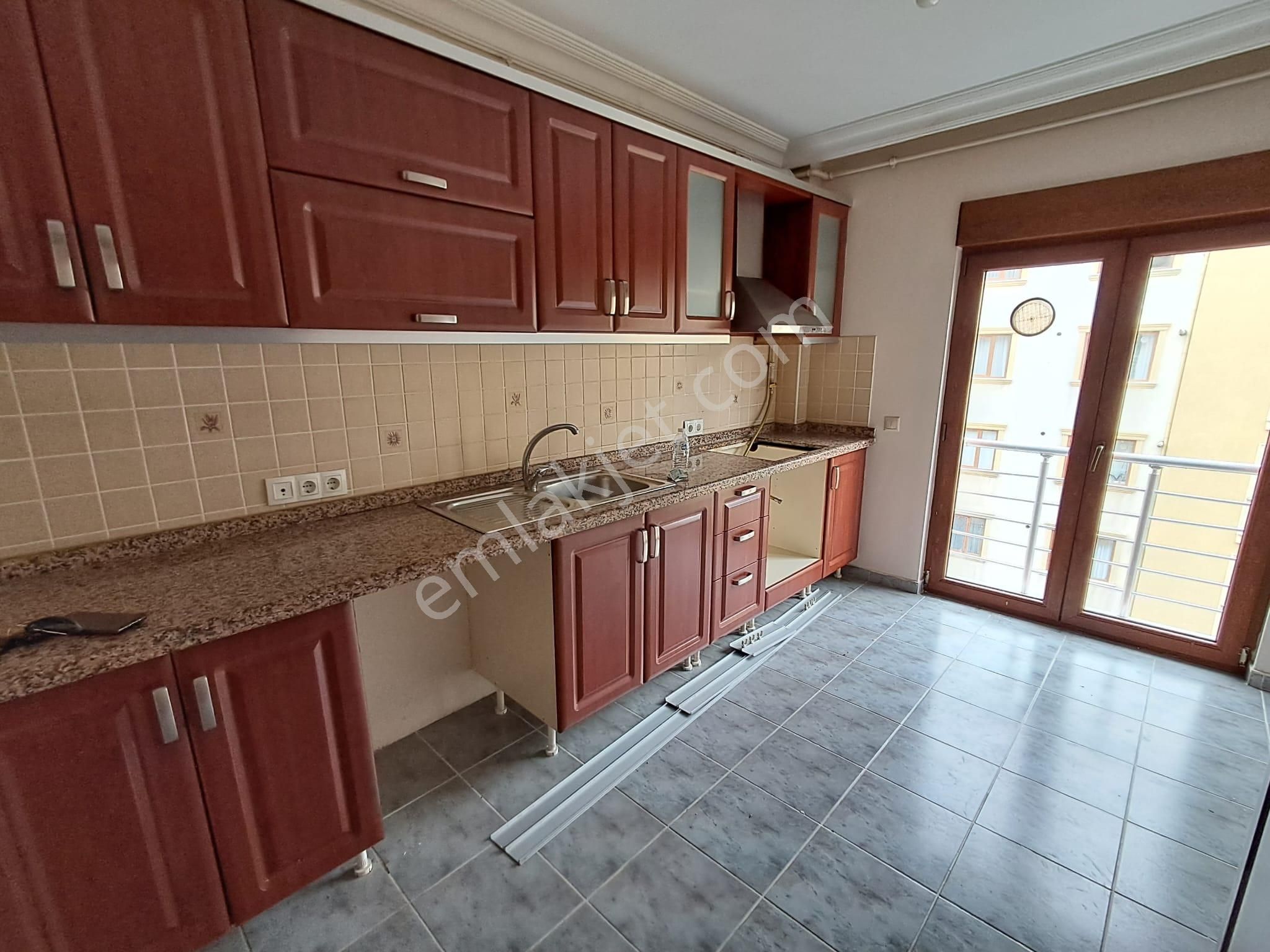 Ataşehir K.bakkalköyde İskanlı,hemen Oturabileceğiniz 3+1 Daire - Görsel 5