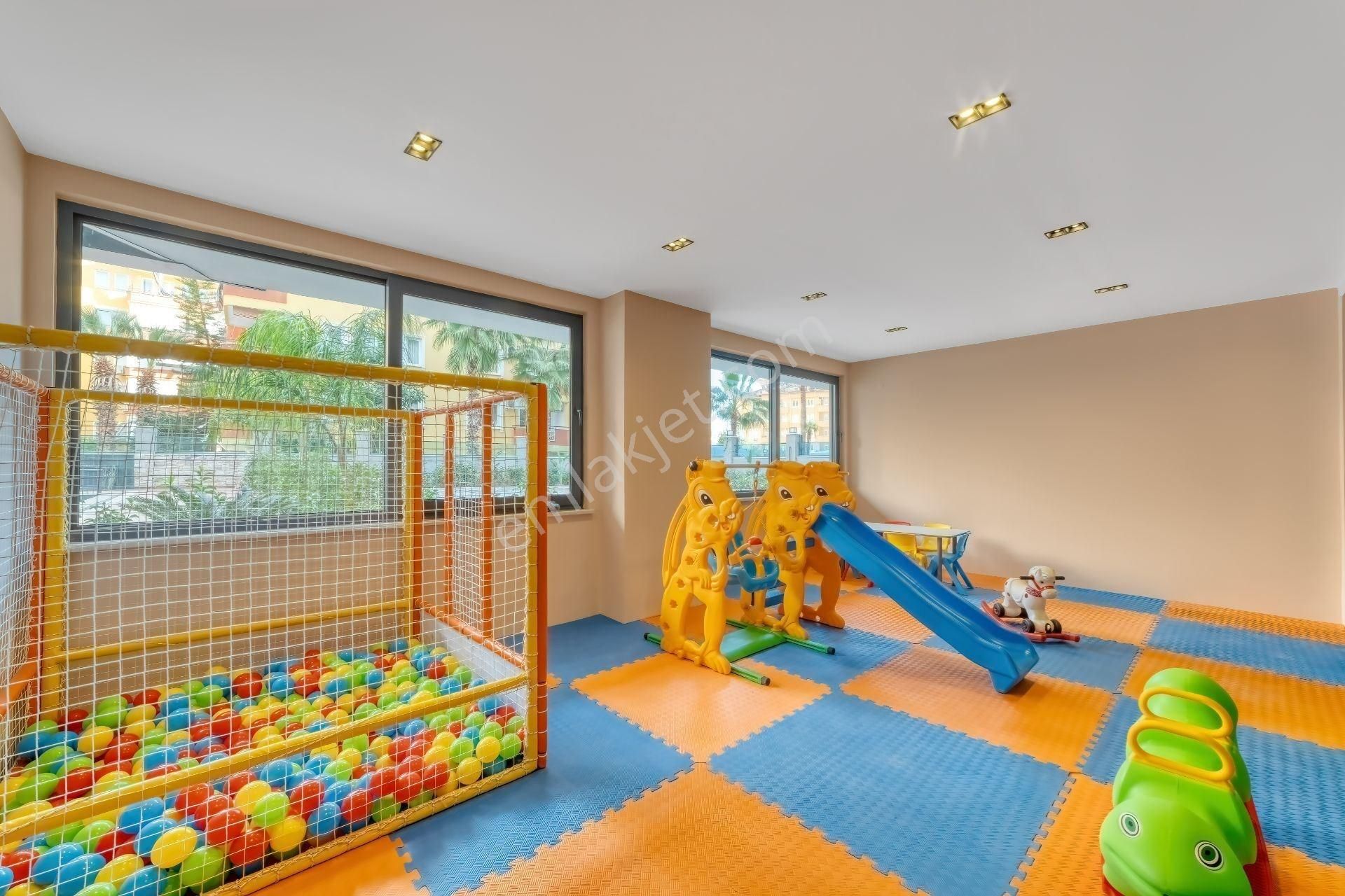 Alanya Merkez Güllerpınarı’nda Sosyal Alanlı Sitede 2+1 Satılık Daire - Görsel 35