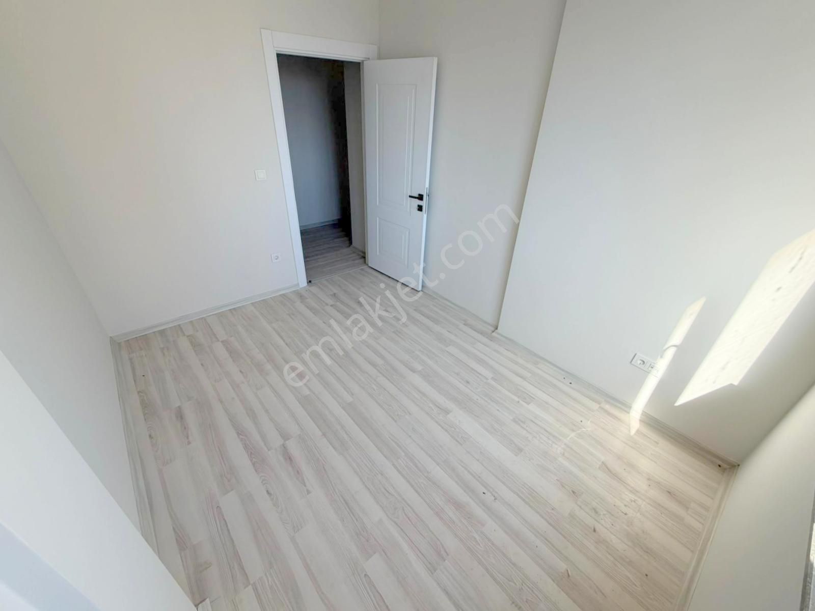 Mertcan'dan Sülüntepe Cadde Üzerinde Balkonlu Ara Kat Sıfır 2+1 - Görsel 10