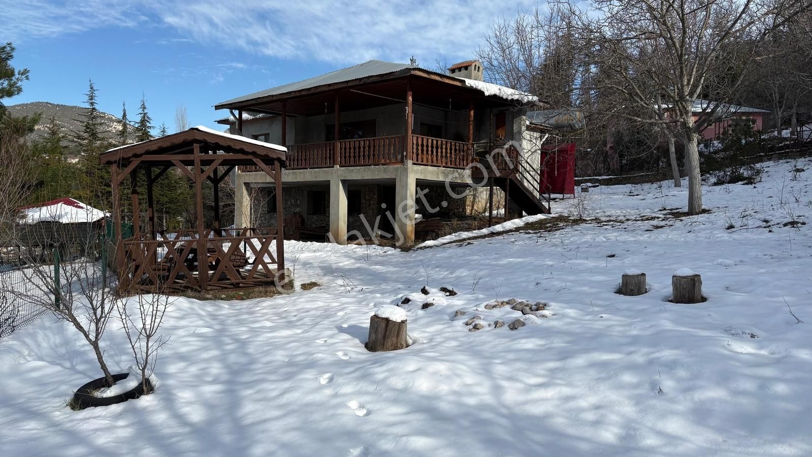 Yiğithan Gayrimenkul Dan Satılık Yayla Evi Ve Arsası