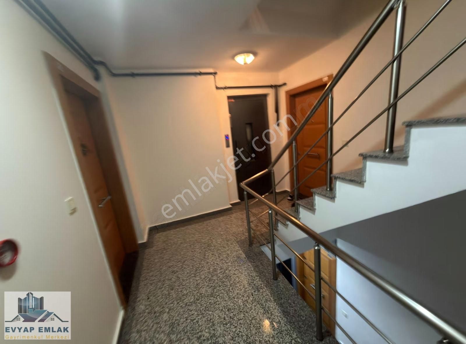 Evyap'tan Bahçelievler Ulubatlı Hasan Caddesi 9 Yıllık Bina 2+1 - Görsel 14