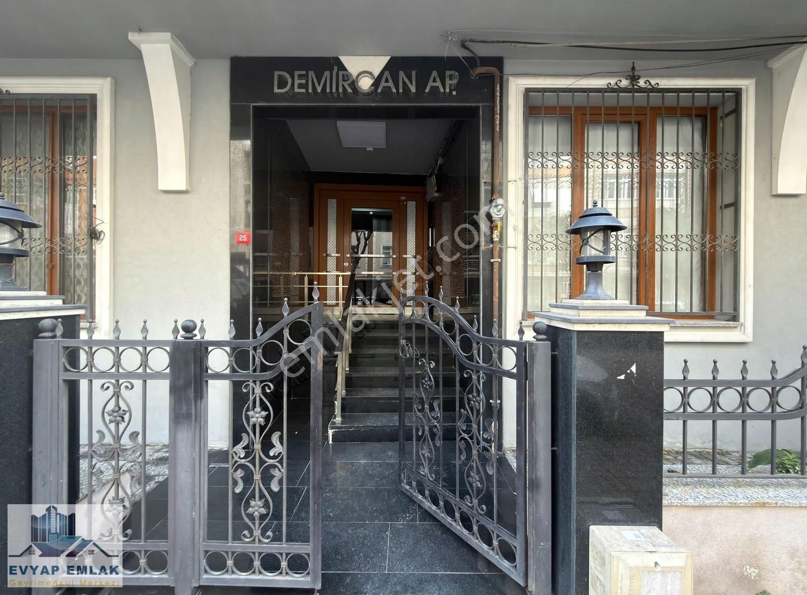 Evyap'tan Bahçelievler Ulubatlı Hasan Caddesi 9 Yıllık Bina 2+1 - Görsel 8