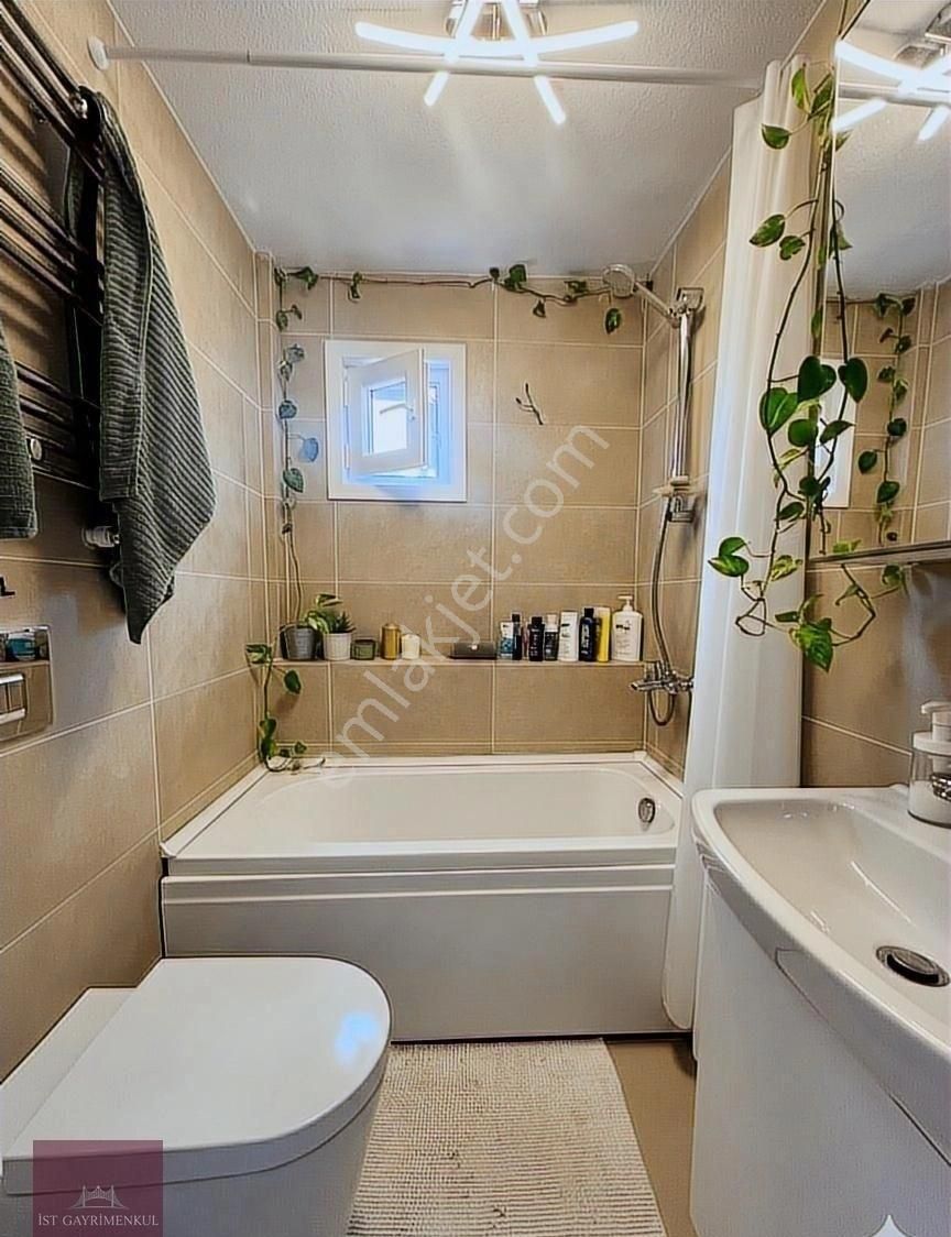 Gümüssuyu Airbnb Ruhsatlı Boğaz Manzaralı Satılık Ferah Daire - Görsel 13