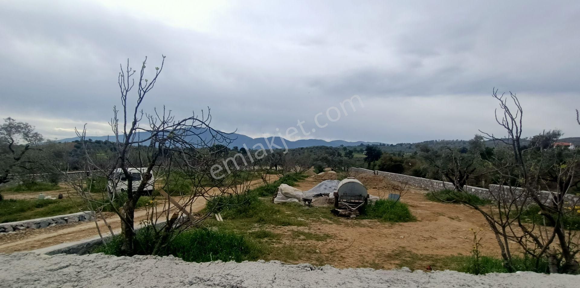 Kuşadası Yeniköy Çınar Kirazlı Bölgesinde Yola Sıfır Arsa - Görsel 4