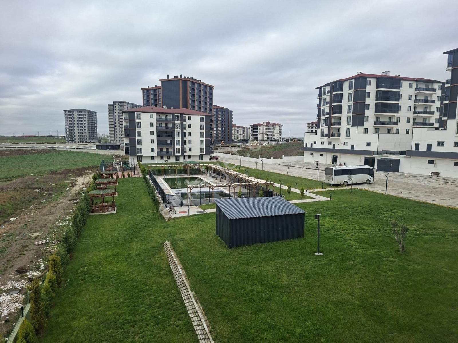 Orbeyden Hatip Mah. Havuzlu Site İçi Ara Kat 2+1 Fırsatı - Görsel 13