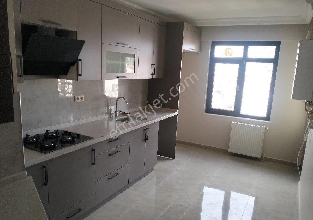 Zeliş Emlak'tan Yenimahalle Dereboyunda Etlik Şehir Hastanesi Yakını 3+1 160m2 İçerisi Sıfır Arakat