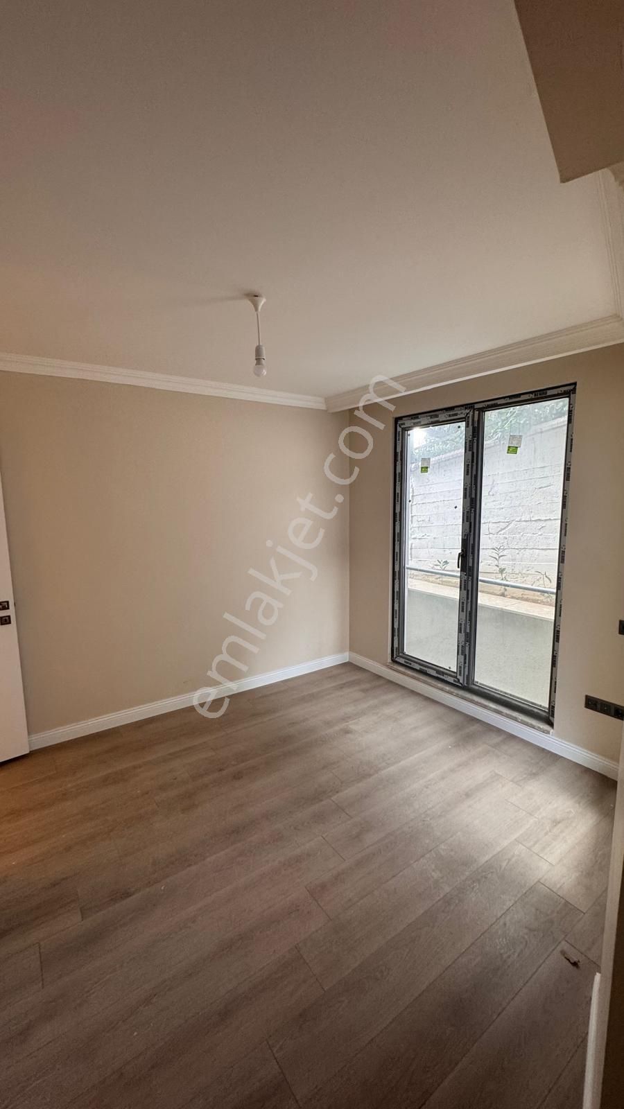 Remax Anı 'dan Çengelköy 'de Geniş Ve Ferah Satılık 3+1 Daire - Görsel 12