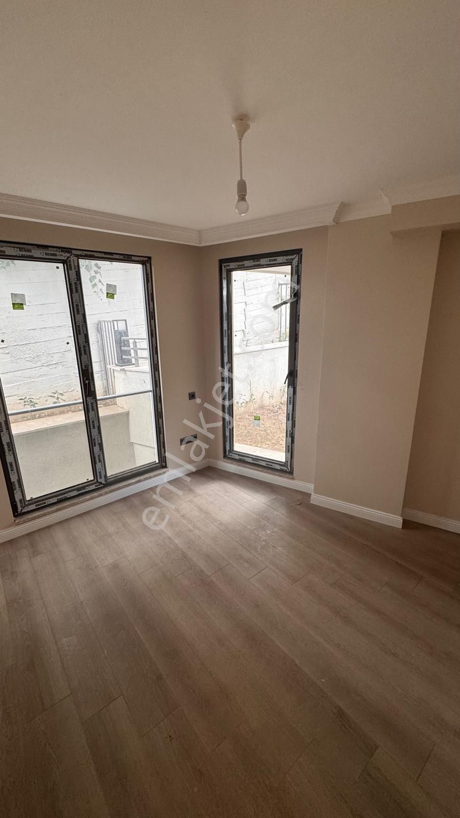 Remax Anı 'dan Çengelköy 'de Geniş Ve Ferah Satılık 3+1 Daire - Görsel 9