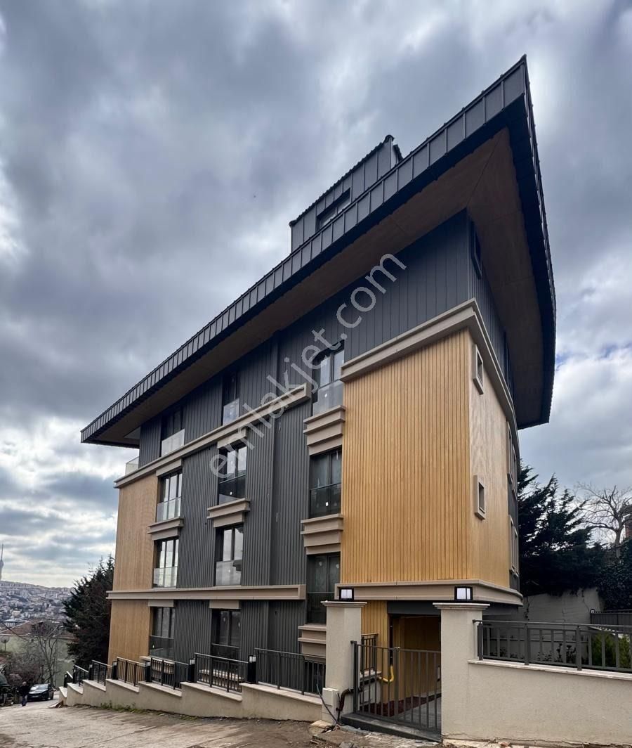 Remax Anı 'dan Çengelköy 'de Geniş Ve Ferah Satılık 3+1 Daire