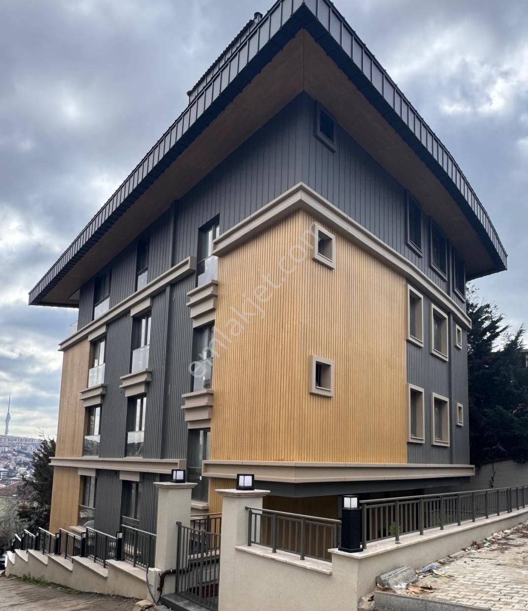 Remax Anı 'dan Çengelköy 'de Geniş Ve Ferah Satılık 3+1 Daire - Görsel 2