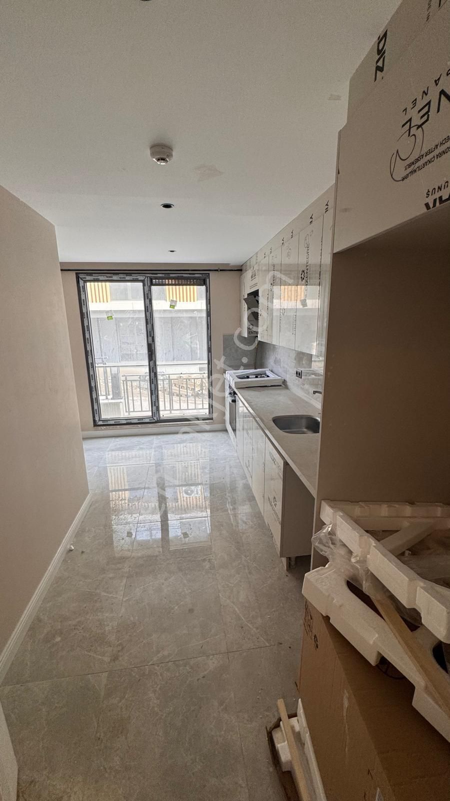 Remax Anı 'dan Çengelköy 'de Geniş Ve Ferah Satılık 3+1 Daire - Görsel 16